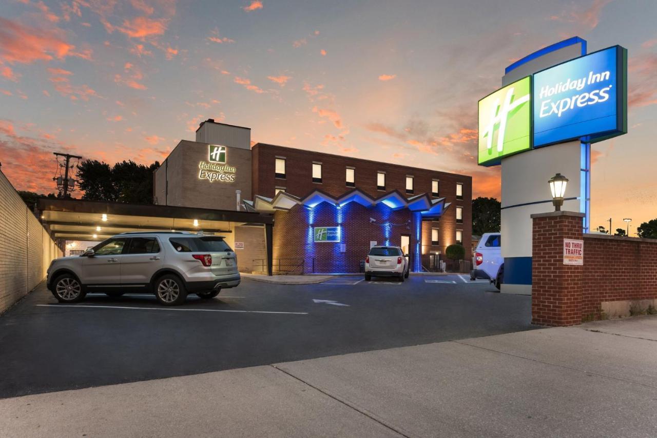 Holiday Inn Express - Columbus Downtown By Ihg Exterior foto